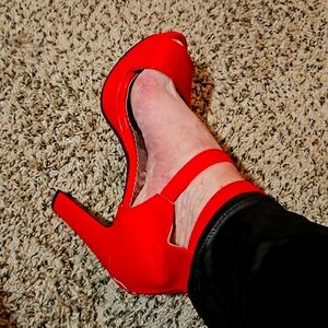 RED PLATFORM HEELS Size 12